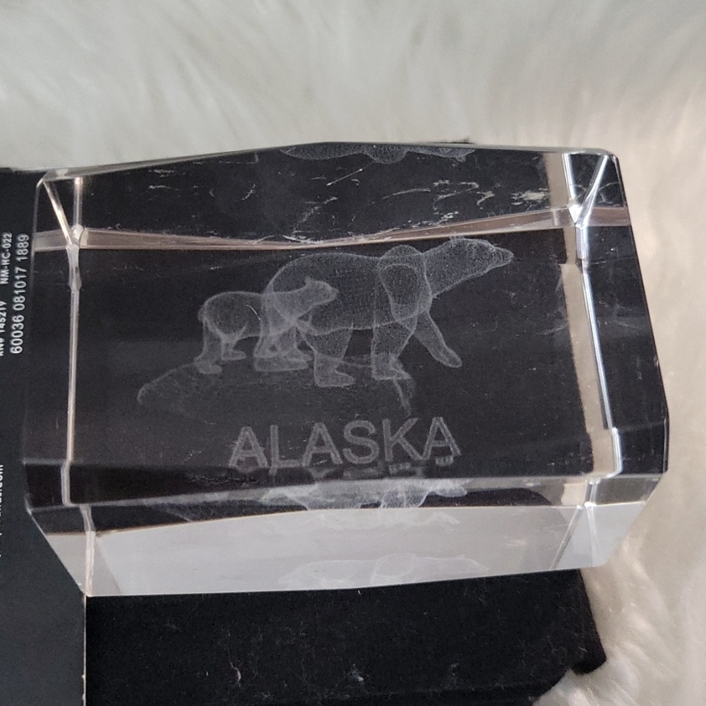 Alaska "Bears" 3D Etched Carved Crystal Art Glass Paperweight, circa 1990s
